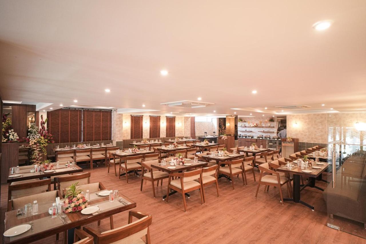 Vera By Bisque Hebbal - Manyata Tech Park Bangalore Buitenkant foto