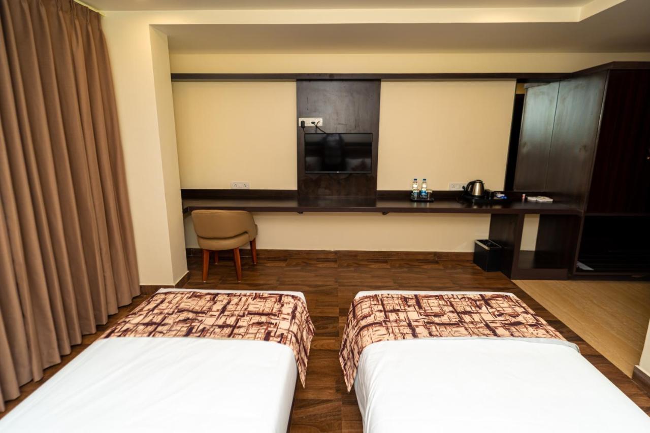 Vera By Bisque Hebbal - Manyata Tech Park Bangalore Buitenkant foto